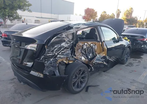 2024 Tesla Model Y Long Range Dual Motor All-Wheel Drive from USA, damaged, VIN 7SAYGDEE2RF124654